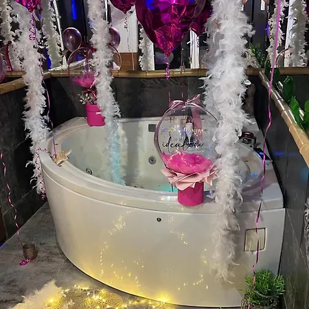 Δωμάτια σε οικογενειακή κατοικία Kuredu / Uroa W Krainie Alicji Ełk