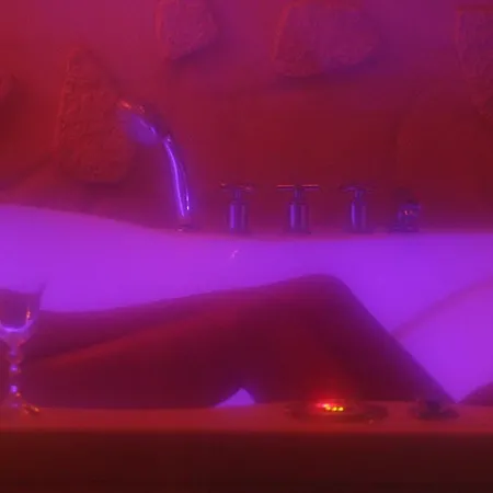 Rum i privatbostad Pokoje Only Love Z Jacuzzi Dla Dwojga Ełk