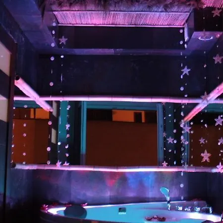 Pokoje Only Love Z Jacuzzi Dla Dwojga Rum i privatbostad