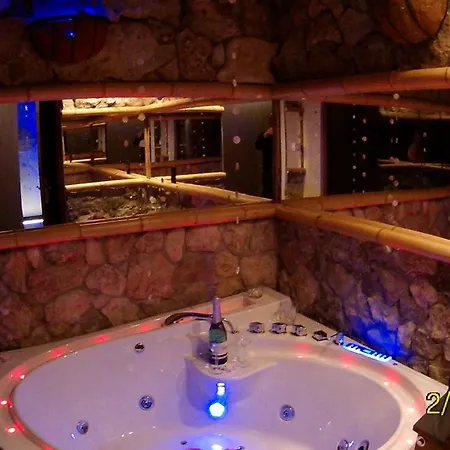 Rum i privatbostad Pokoje Only Love Z Jacuzzi Dla Dwojga