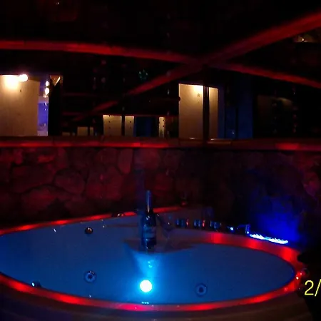 Pokoje Only Love Z Jacuzzi Dla Dwojga Homestay